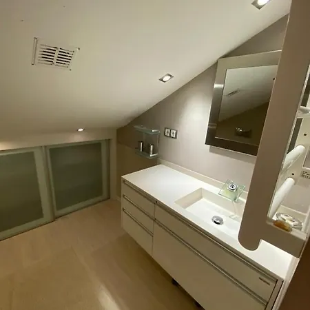 Casa En La Playa Pobra Do Caraminal